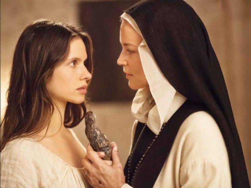 Benedetta: Una metafora sconvolgente e profondamente attuale