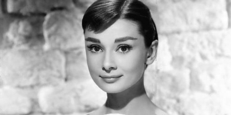 Audrey Hepburn: Dall'infanzia a “Vacanze Romane”